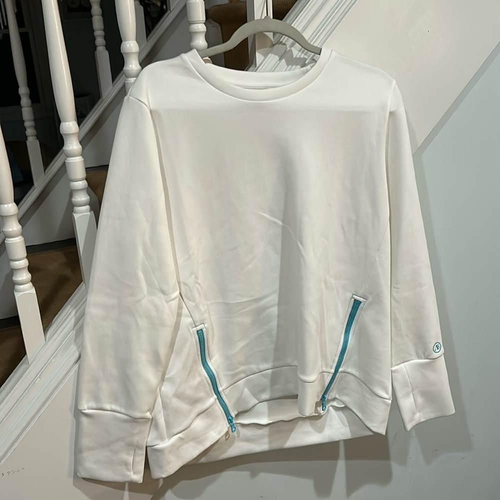 Everyday crew neck Addison Bay large white with teal zippers and thumbholes